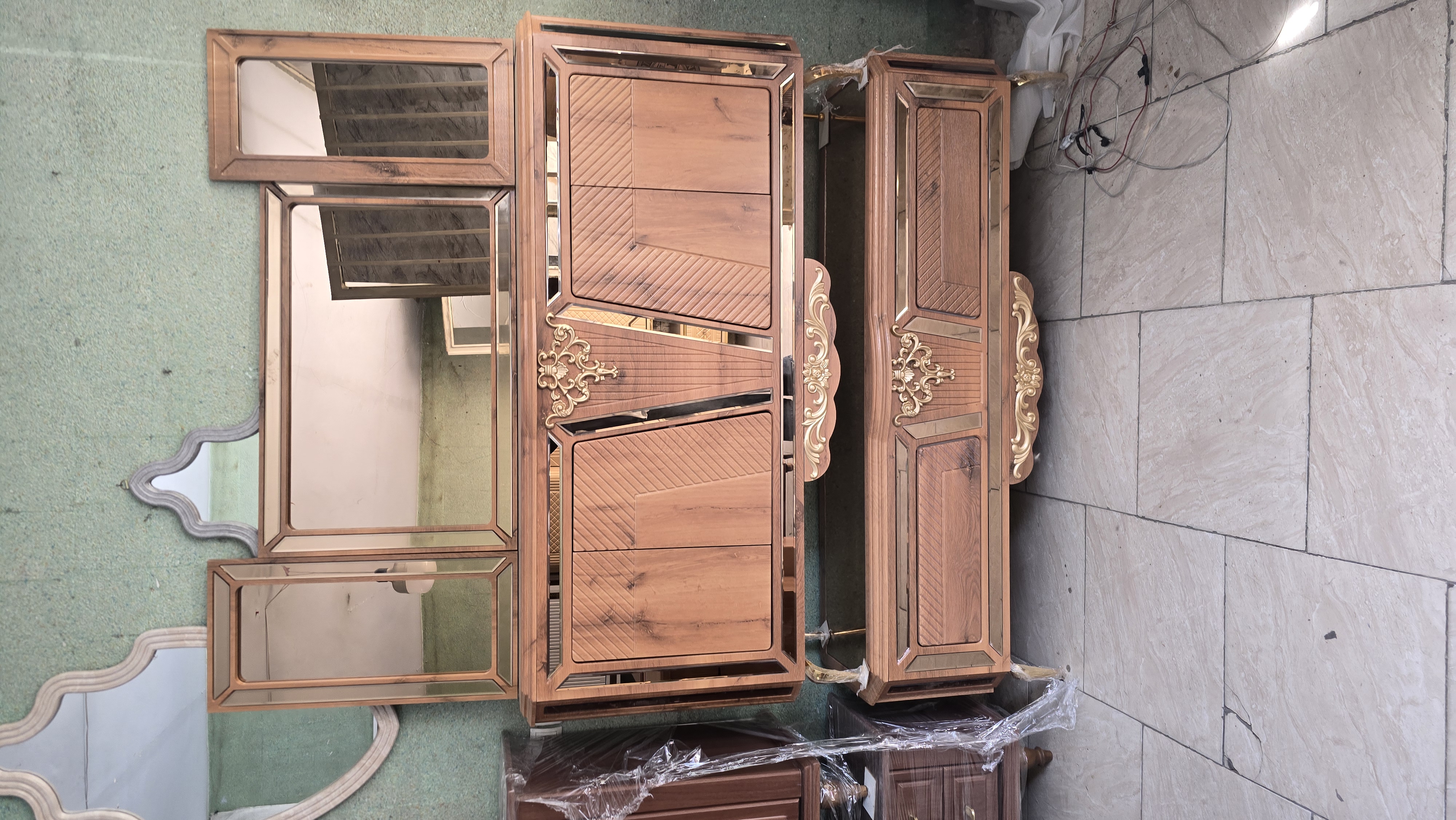 ست کنسول آینه و میز تیوی آترین ۱۶۰